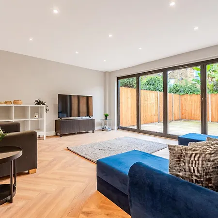 Battersea Spacious Home Perfect For Family And Groups With Free Parking Sleep 8